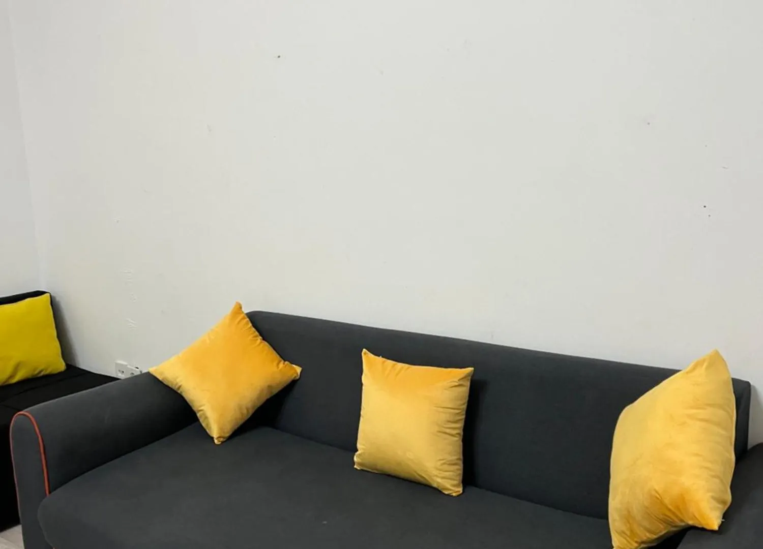 Apartment Квартира 3-Комнатная На 8-9 Человек 1 Almaty