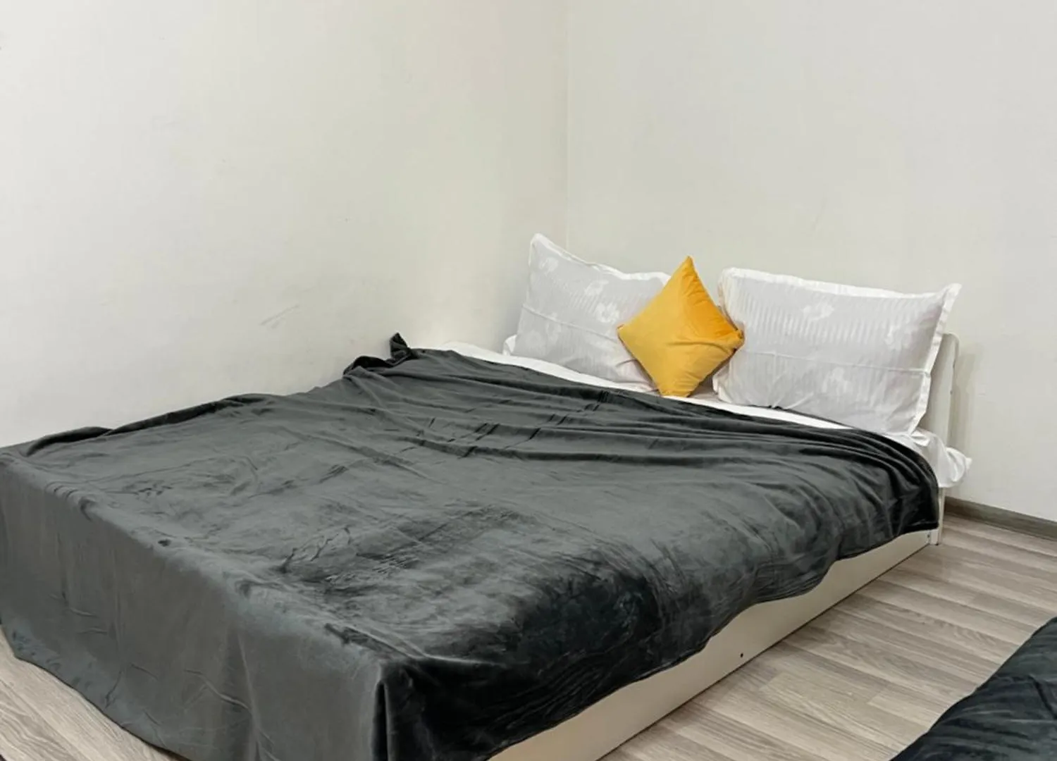 Apartment Квартира 3-Комнатная На 8-9 Человек 1 Almaty