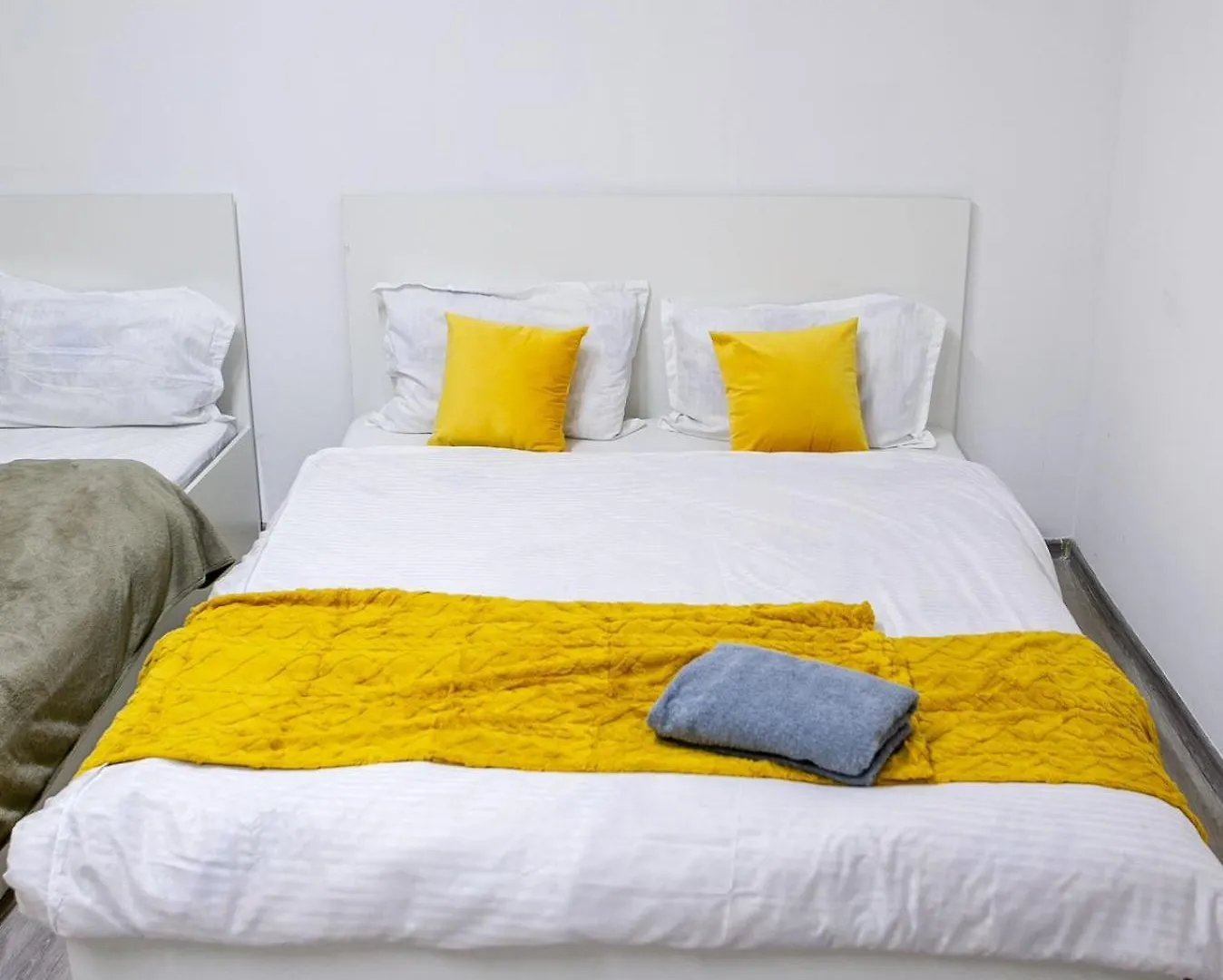 Квартира 3-Комнатная На 8-9 Человек 1 Almaty Apartment