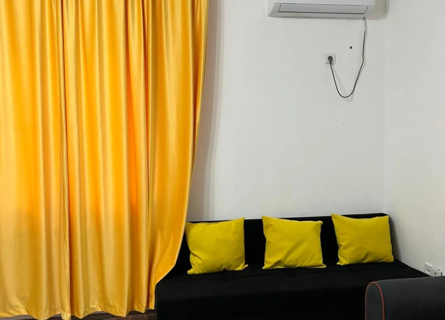 Квартира 3-Комнатная На 8-9 Человек 1 Almaty Apartment